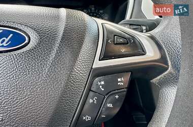 Седан Ford Fusion 2013 в 