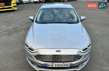 Седан Ford Fusion 2017 в 