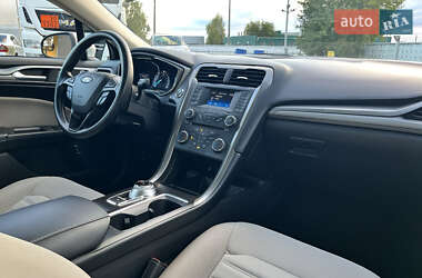 Седан Ford Fusion 2017 в 
