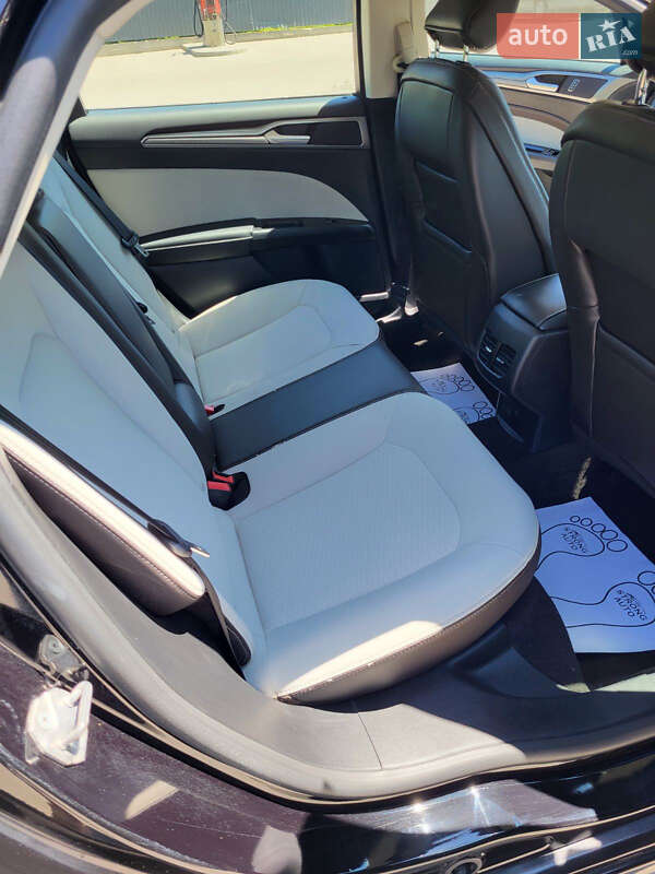 Седан Ford Fusion 2019 в Тернополі