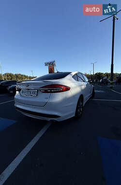 Седан Ford Fusion 2017 в 