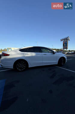 Седан Ford Fusion 2017 в 