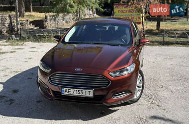 Седан Ford Fusion 2016 в 