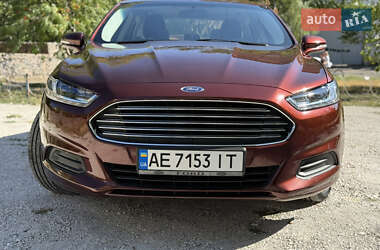 Седан Ford Fusion 2016 в 