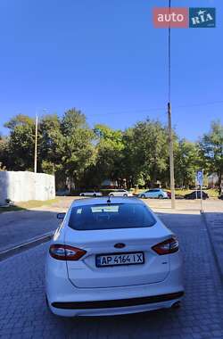 Седан Ford Fusion 2015 в 