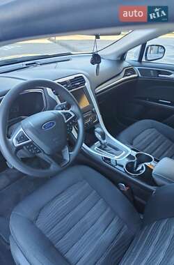 Седан Ford Fusion 2015 в 