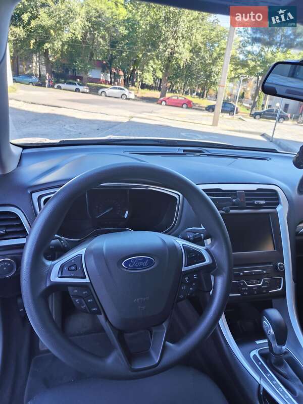Седан Ford Fusion 2015 в Запоріжжі