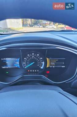Седан Ford Fusion 2015 в 