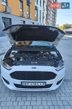 Седан Ford Fusion 2015 в 