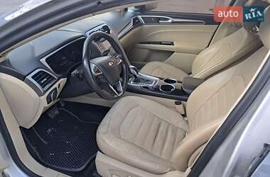 Седан Ford Fusion 2013 в 