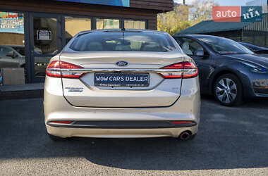 Седан Ford Fusion 2016 в 