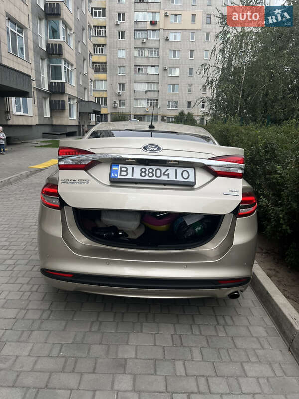 Седан Ford Fusion 2018 в Кременчуці