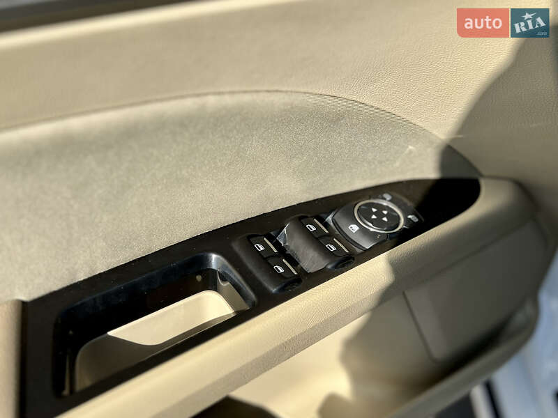 Седан Ford Fusion 2015 в Києві