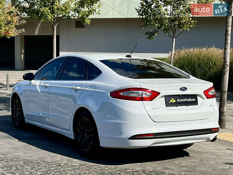 Седан Ford Fusion 2015 в Києві