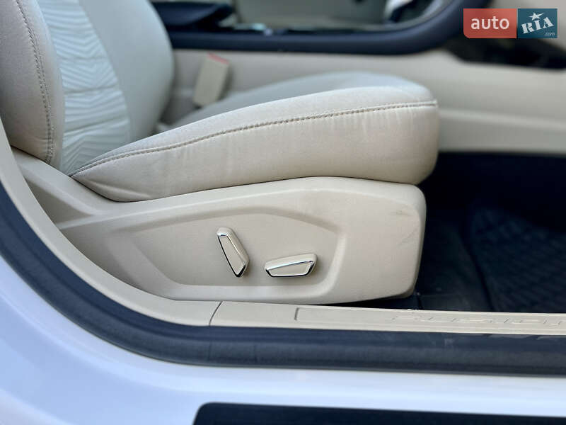 Седан Ford Fusion 2015 в Києві