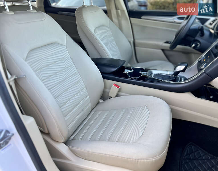 Седан Ford Fusion 2015 в Києві