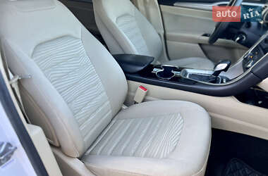 Седан Ford Fusion 2015 в 