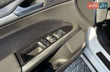 Седан Ford Fusion 2016 в 