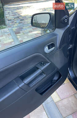 Хэтчбек Ford Fusion 2008 в 