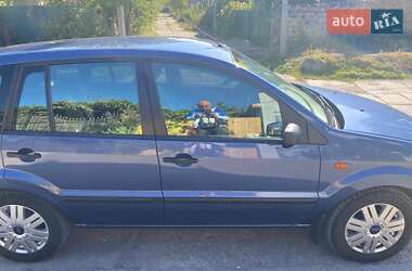Хэтчбек Ford Fusion 2005 в 