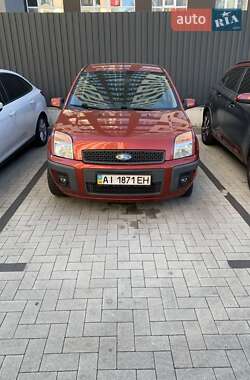 Хэтчбек Ford Fusion 2008 в 