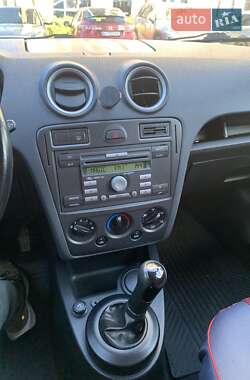 Хэтчбек Ford Fusion 2008 в 