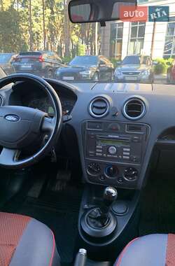 Хэтчбек Ford Fusion 2008 в 