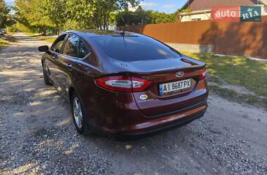Седан Ford Fusion 2015 в 