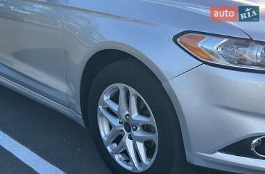 Седан Ford Fusion 2013 в 
