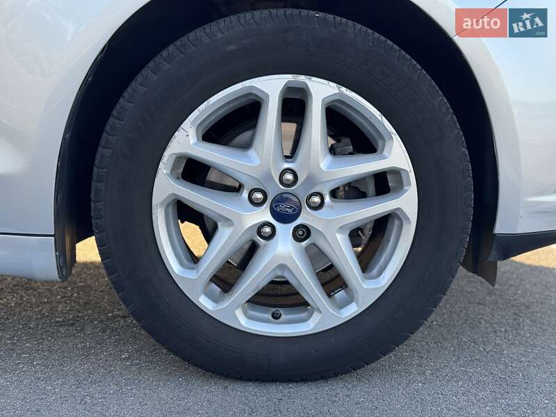 Седан Ford Fusion 2013 в Днепре