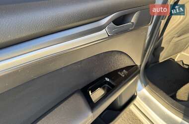 Седан Ford Fusion 2013 в 