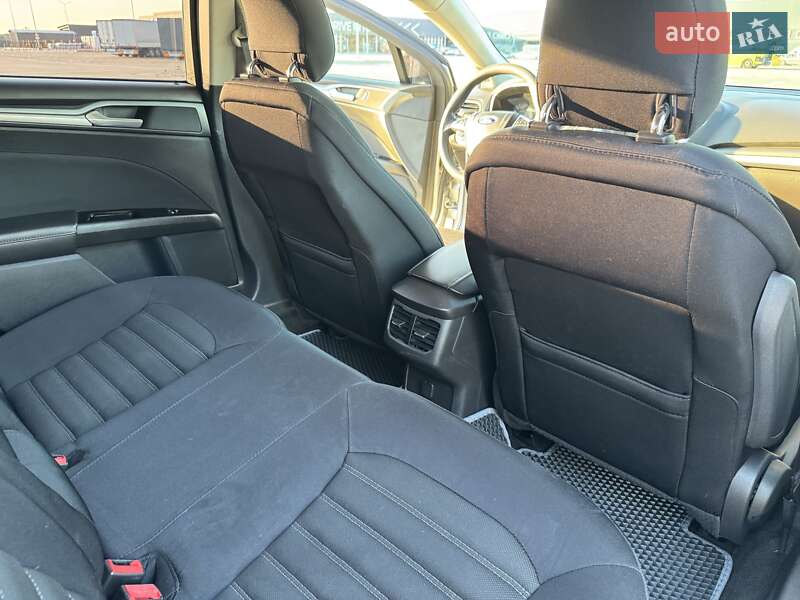 Седан Ford Fusion 2013 в Днепре