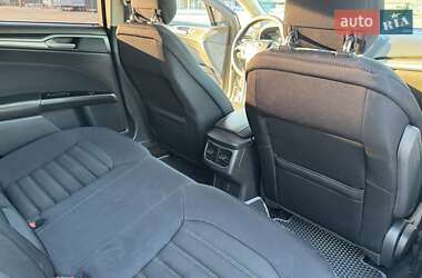 Седан Ford Fusion 2013 в 