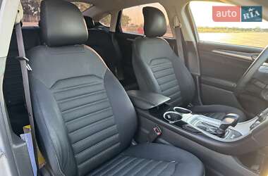 Седан Ford Fusion 2013 в 
