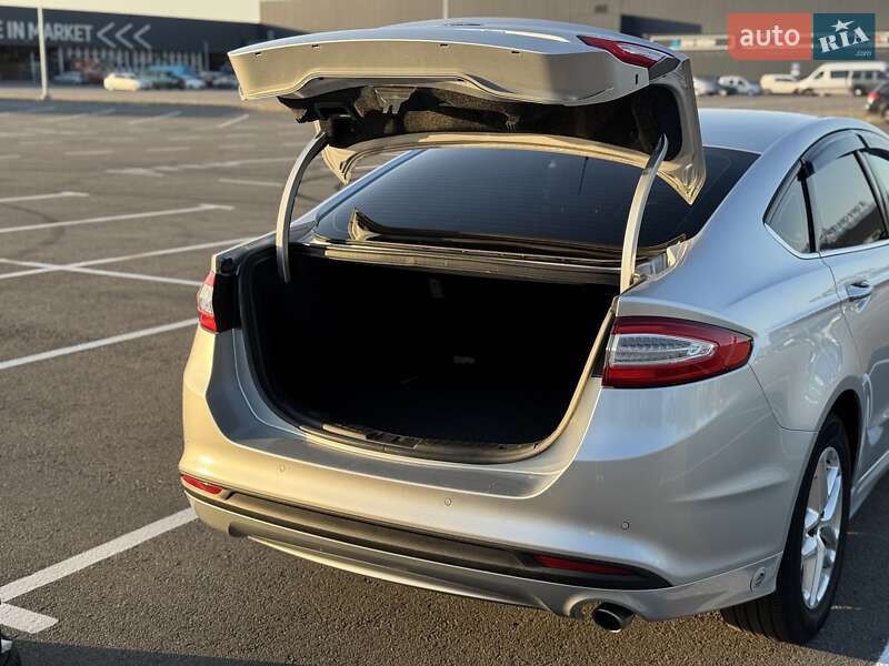 Седан Ford Fusion 2013 в Днепре