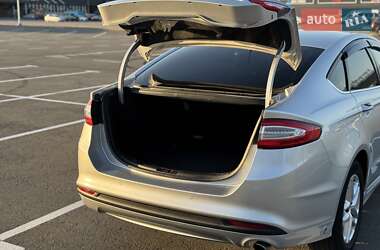 Седан Ford Fusion 2013 в 