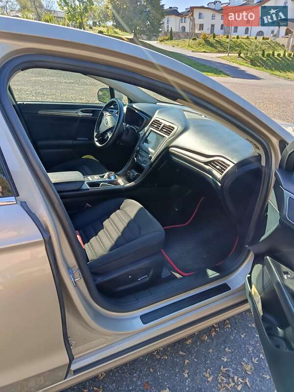 Седан Ford Fusion 2016 в Дрогобичі