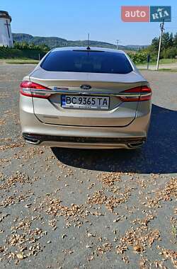 Седан Ford Fusion 2016 в 