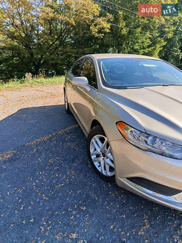 Седан Ford Fusion 2016 в Дрогобичі
