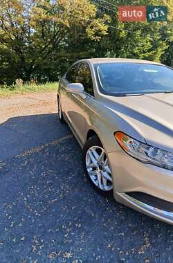 Седан Ford Fusion 2016 в 