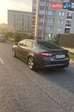 Седан Ford Fusion 2016 в 