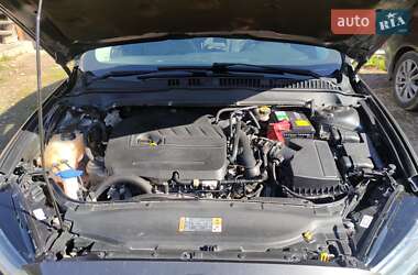Седан Ford Fusion 2015 в 