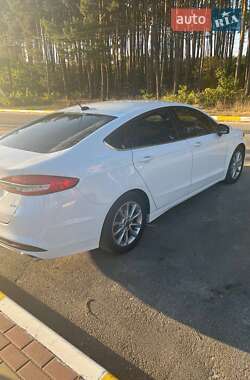 Седан Ford Fusion 2017 в 