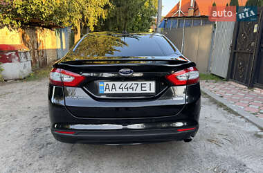 Седан Ford Fusion 2013 в 