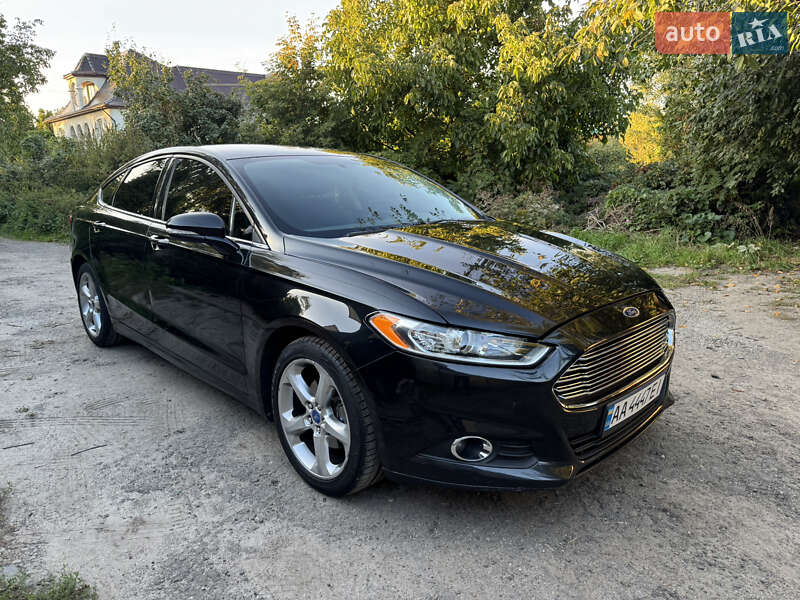 Седан Ford Fusion 2013 в Києві
