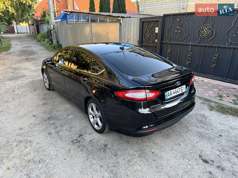 Седан Ford Fusion 2013 в Києві