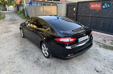Седан Ford Fusion 2013 в 
