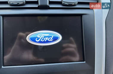 Седан Ford Fusion 2013 в 