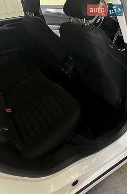 Седан Ford Fusion 2016 в 