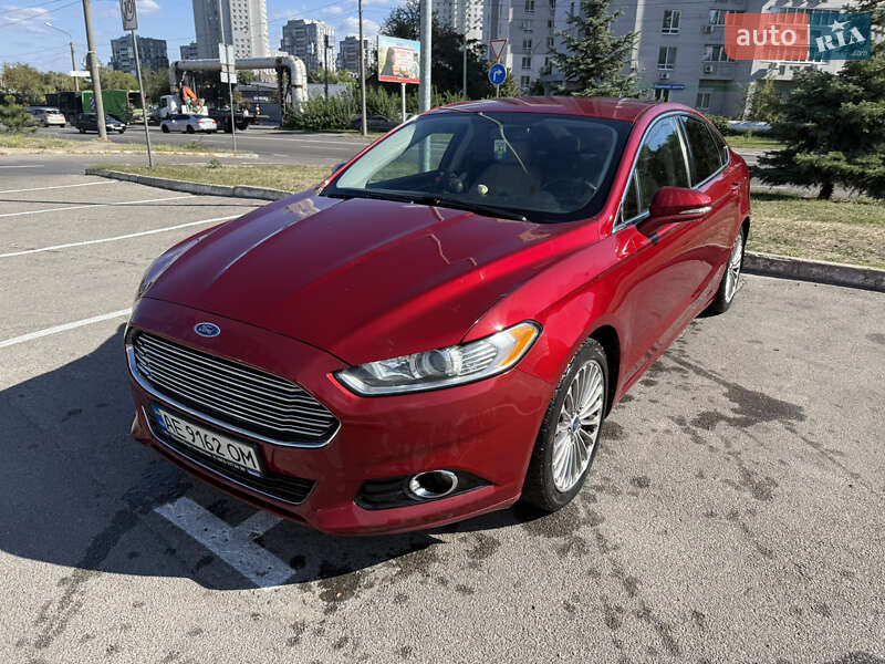 Седан Ford Fusion 2016 в 